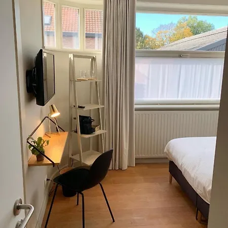 Tuss * Kortrijk