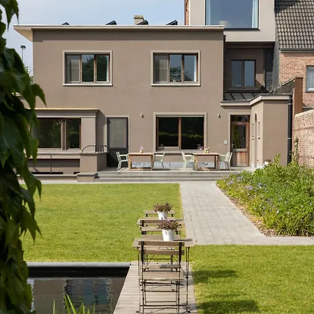 Tuss Kortrijk
